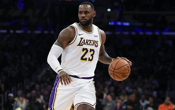 <strong>詹姆斯创纪录：连续18年参加NBA圣诞大战</strong>